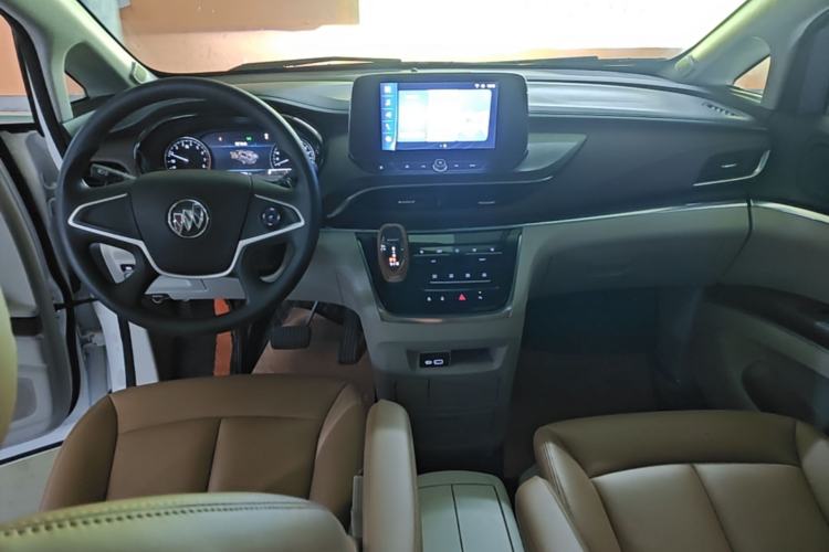 Used Buick GL8 2022 Land Cruiser Executive Class 652T Comfort Model Center Console