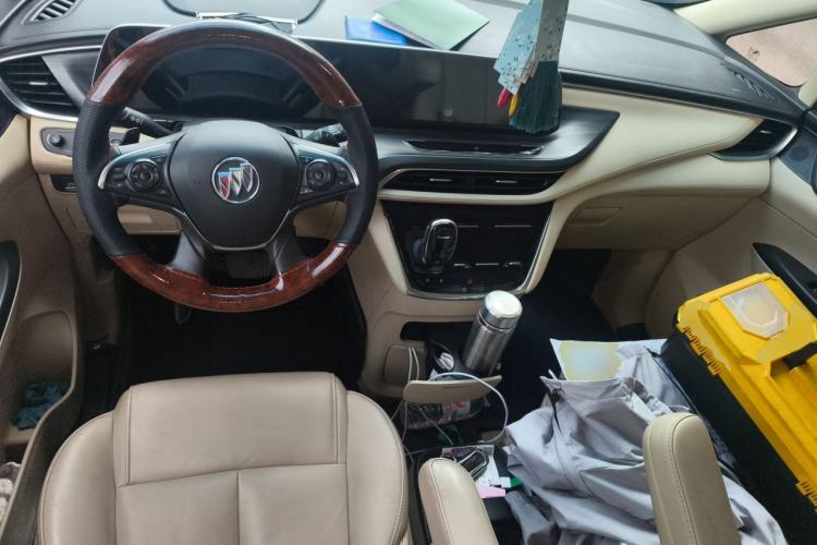 Used Buick GL8 2022 ES Landtrek 653T Luxury Edition Center Console