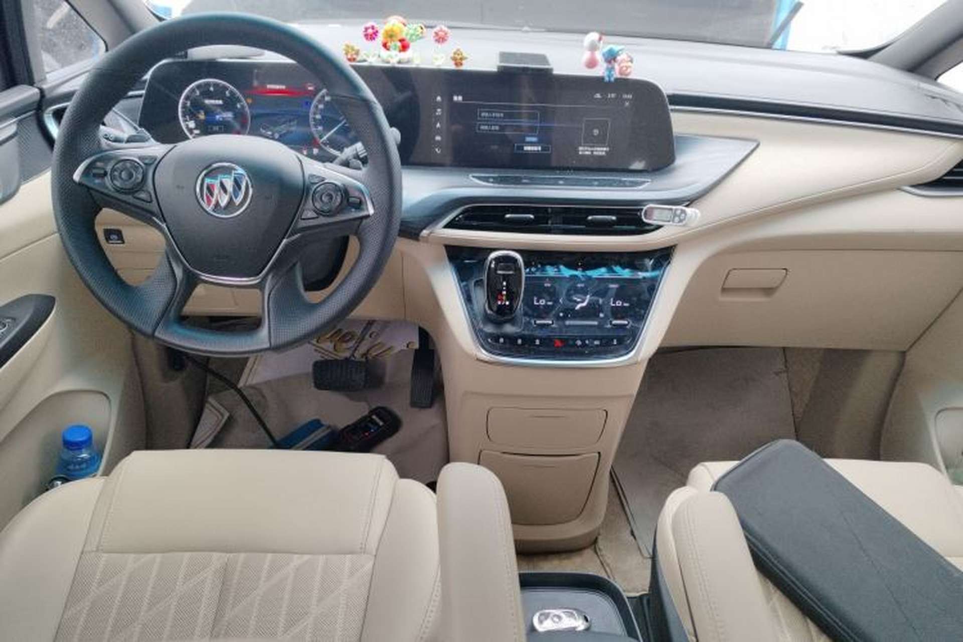 Used Buick GL8 2022 ES Land Cruiser 653T Luxury Model Center Console