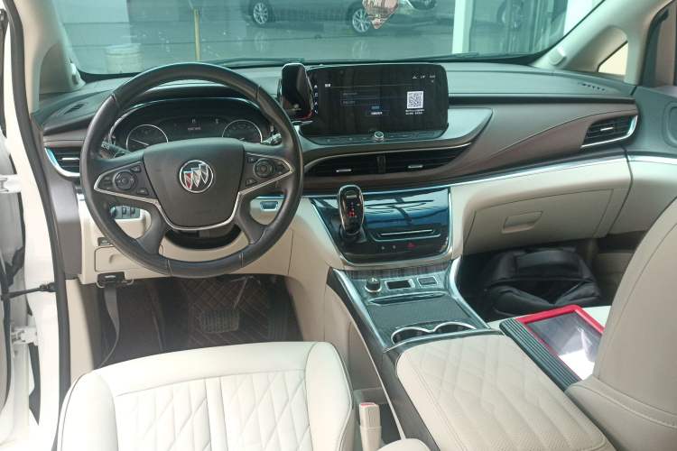Used Buick GL8 2022 Land Business Class 652T Luxury Model Center Console