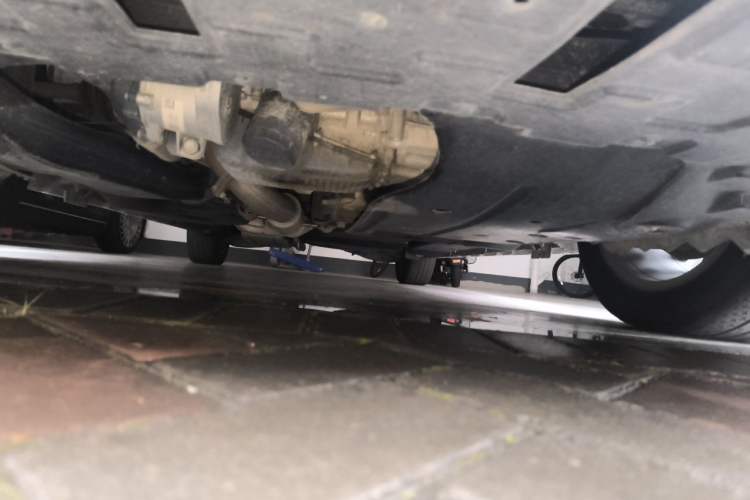 Used Buick GL8 2022 ES Land Cruiser 653T Luxury Model Chassis Front