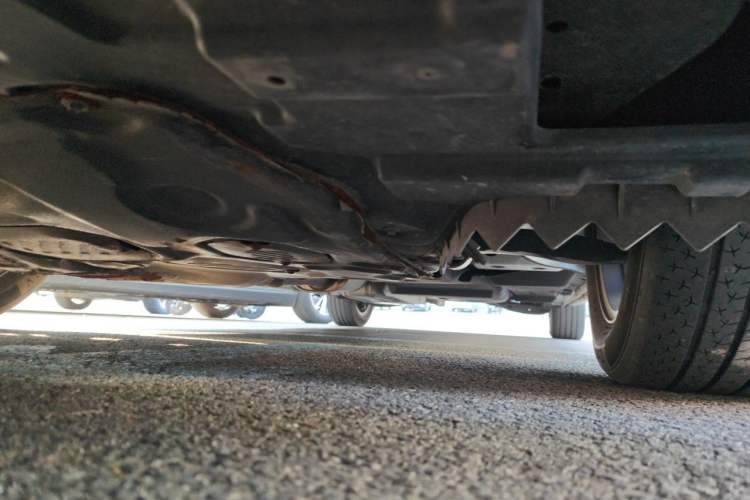 Used Buick GL8 2022 ES Land Cruiser 653T Luxury Model Chassis Front