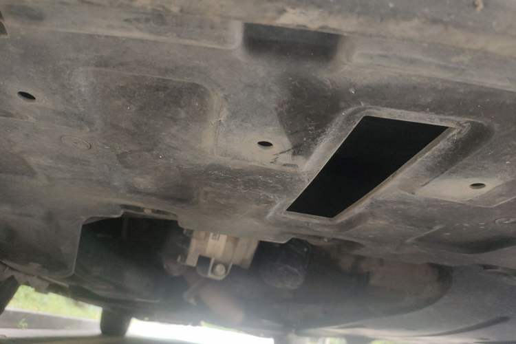 Used Buick GL8 2022 ES Landtrek 653T Comfort Edition Chassis Front