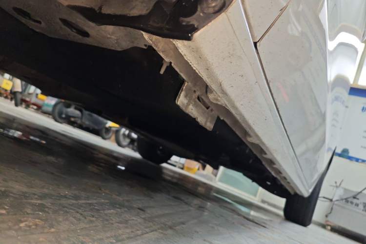 Used Buick GL8 2022 ES Landtrek 653T Comfort Edition Chassis Front Left