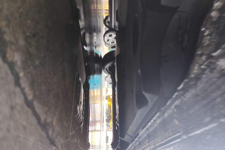 Used Buick GL8 2022 Land Cruiser Executive Class 652T Comfort Model Chassis Front Left