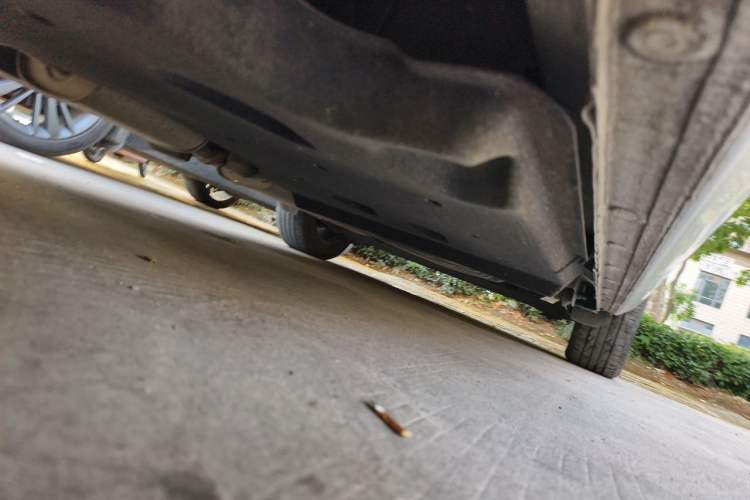 Used Buick GL8 2022 Land Cruiser Executive Class 652T Comfort Model Chassis Front Left