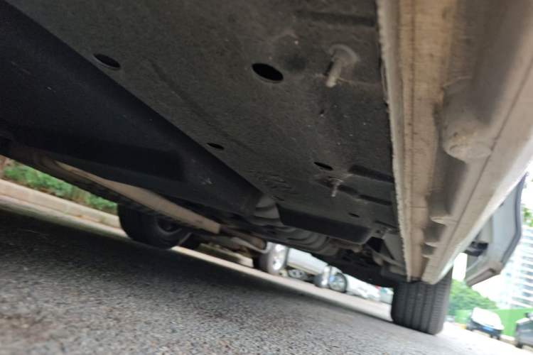 Used Buick GL8 2022 ES Landtrek 653T Comfort Edition Chassis Front Left