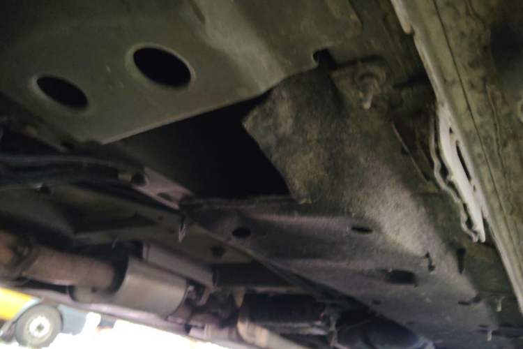 Used Buick GL8 2022 ES Landtrek 653T Comfort Edition Chassis Front Left