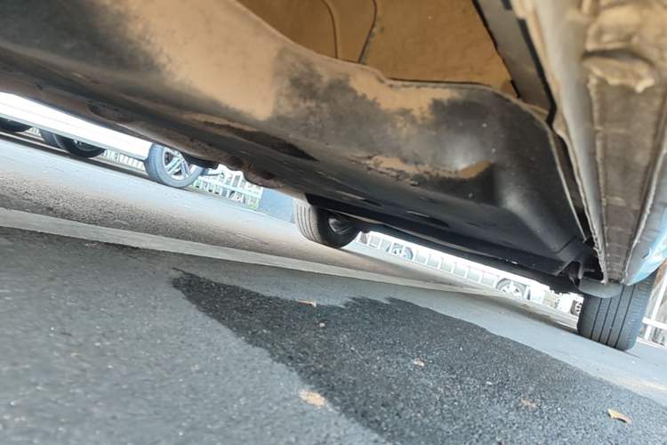 Used Buick GL8 2022 Land Cruiser Executive Class 652T Comfort Model Chassis Front Left