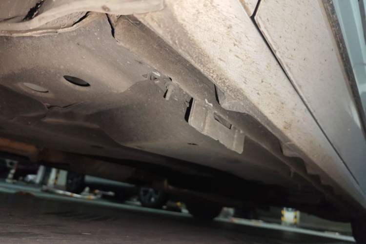 Used Buick GL8 2022 ES Landtrek 653T Comfort Edition Chassis Front Left