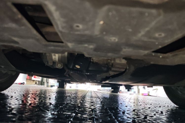 Used Buick GL8 2022 ES Land Cruiser 653T Luxury Model Chassis Front