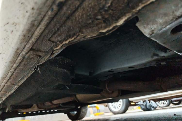 Used Buick GL8 2022 Land Cruiser Executive Class 652T Comfort Model Chassis Front Right