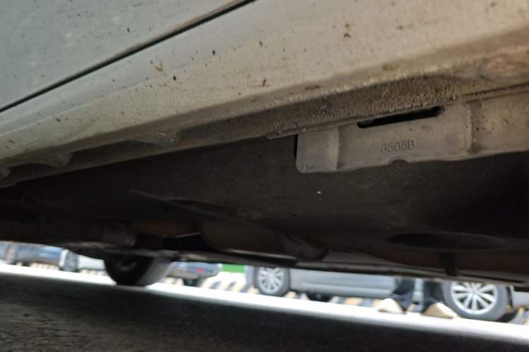 Used Buick GL8 2022 ES Landtrek 653T Comfort Edition Chassis Front Right