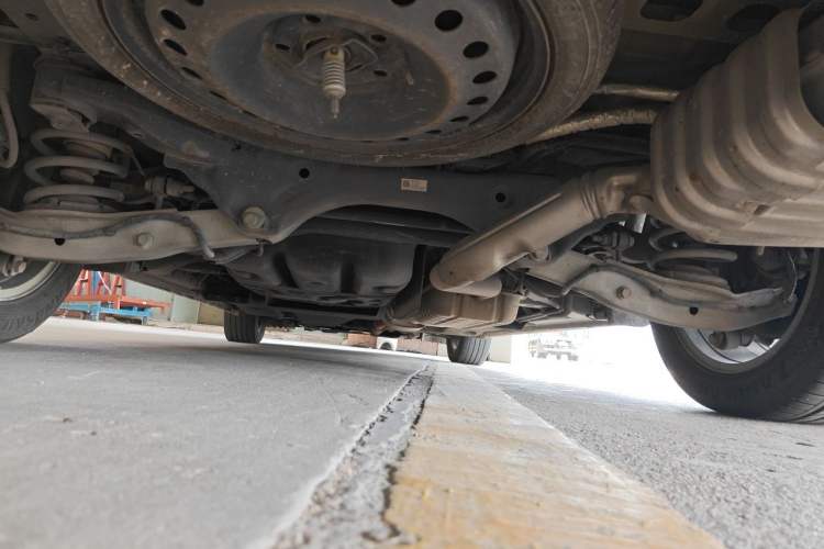Used Buick GL8 2022 ES Land Cruiser 653T Luxury Model Chassis Rear