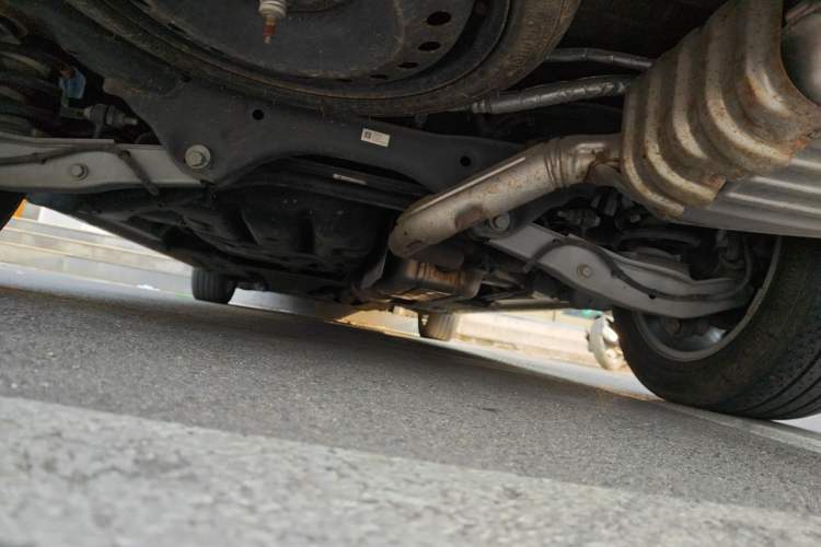 Used Buick GL8 2022 ES Land Cruiser 653T Luxury Model Chassis Rear