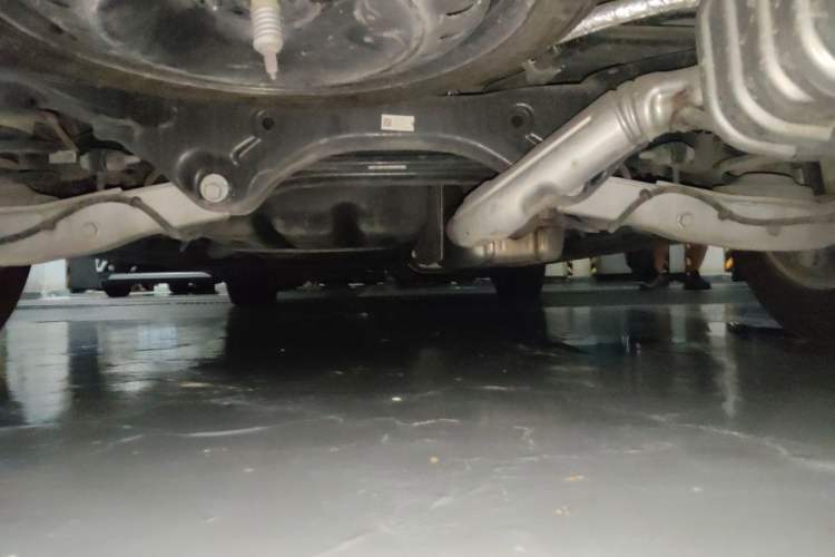 Used Buick GL8 2022 ES Landtrek 653T Luxury Edition Chassis Rear