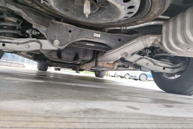 Used Buick GL8 2022 ES Landtrek 653T Luxury Edition Chassis Rear