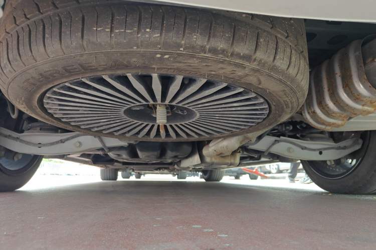 Used Buick GL8 2022 ES Landtrek 653T Luxury Edition Chassis Rear