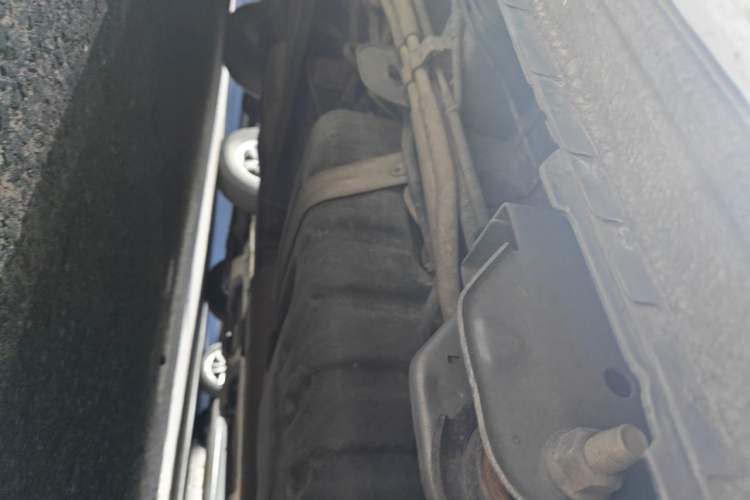 Used Buick GL8 2022 Land Cruiser Executive Class 652T Comfort Model Chassis Rear Left