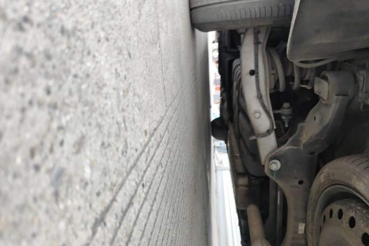 Used Buick GL8 2022 ES Landtrek 653T Luxury Edition Chassis Rear Left