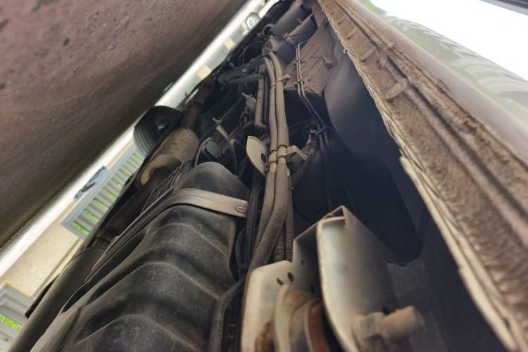 Used Buick GL8 2022 Land Cruiser Executive Class 652T Comfort Model Chassis Rear Left