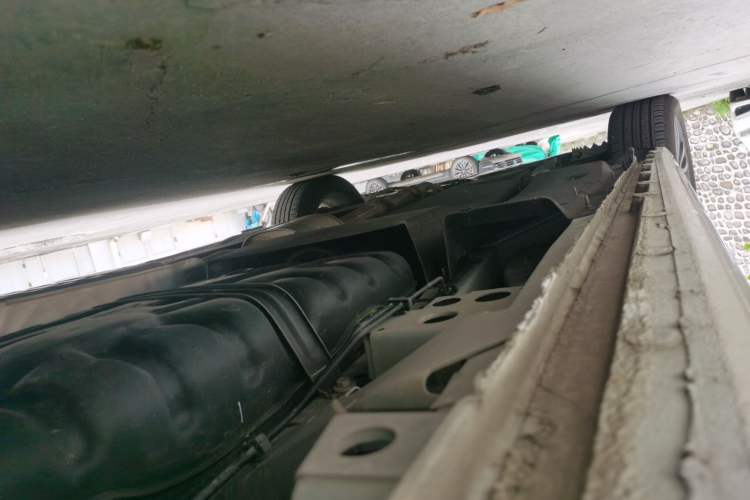 Used Buick GL8 2022 ES Landtrek 653T Comfort Edition Chassis Rear Left