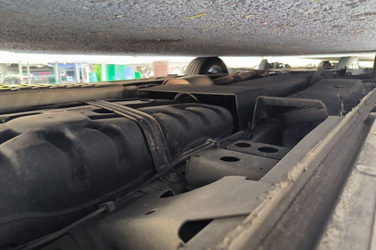 Used Buick GL8 2022 ES Landtrek 653T Comfort Edition Chassis Rear Left
