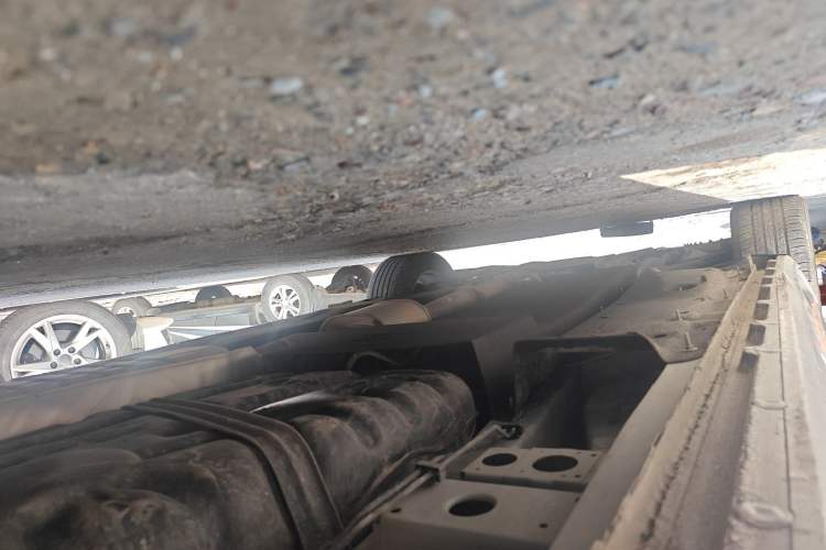 Used Buick GL8 2022 ES Landtrek 653T Comfort Edition Chassis Rear Left
