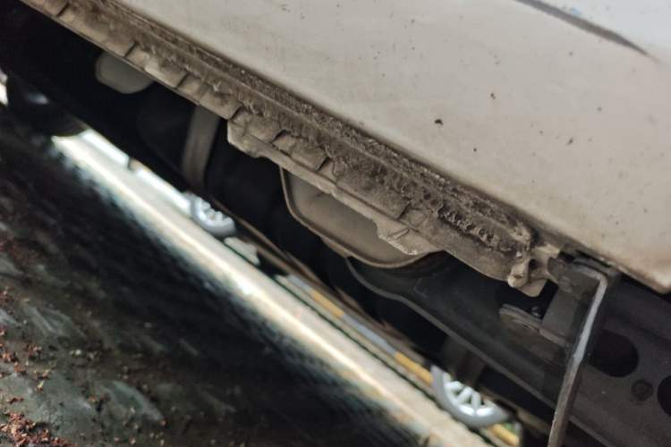 Used Buick GL8 2022 Land Cruiser Executive Class 652T Comfort Model Chassis Rear Left