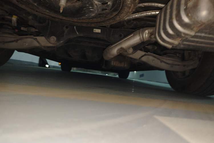 Used Buick GL8 2022 ES Landtrek 653T Luxury Edition Chassis Rear