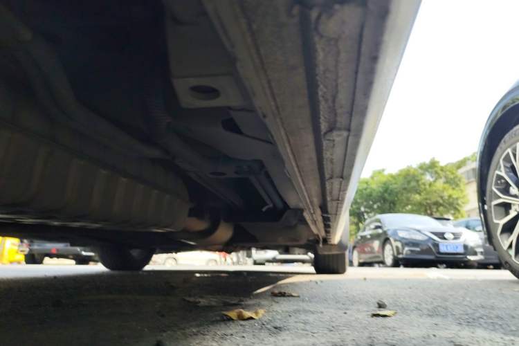 Used Buick GL8 2022 ES Landtrek 653T Comfort Edition Chassis Rear Right