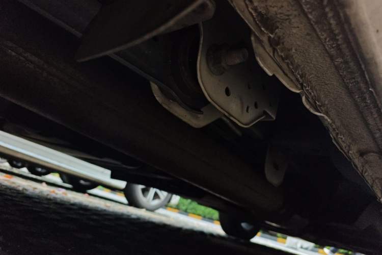 Used Buick GL8 2022 Land Cruiser Executive Class 652T Comfort Model Chassis Rear Right
