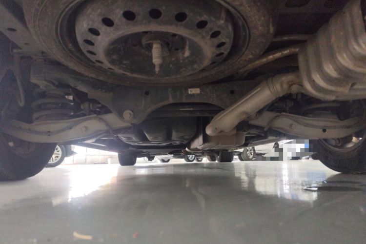 Used Buick GL8 2022 ES Landtrek 653T Luxury Edition Chassis Rear