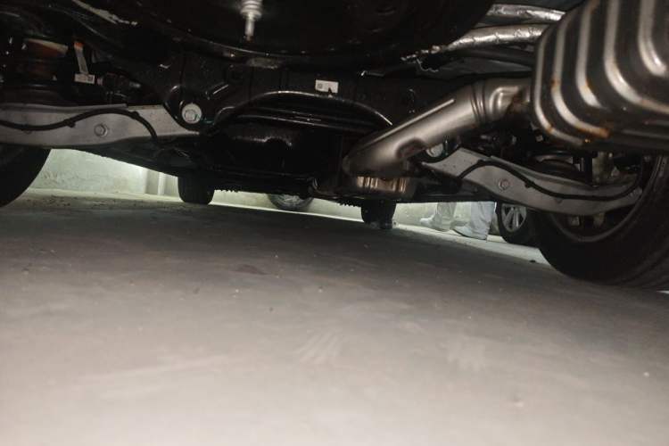 Used Buick GL8 2022 ES Landtrek 653T Luxury Edition Chassis Rear
