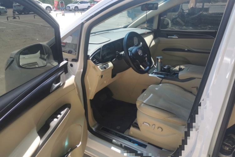 Used Buick GL8 2022 ES Land Cruiser 653T Luxury Model Driver Seat