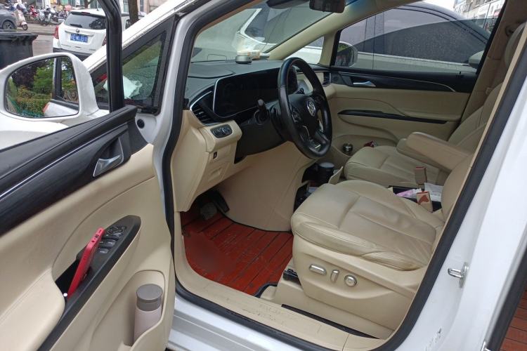 Used Buick GL8 2022 ES Landtrek 653T Luxury Edition Driver Seat