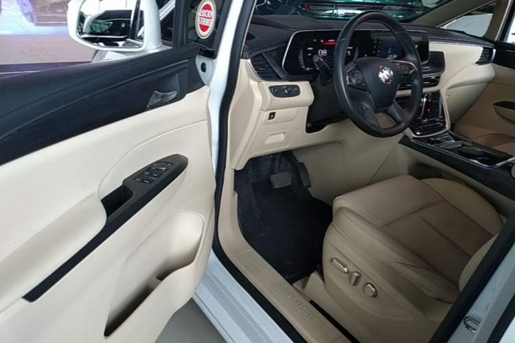 Used Buick GL8 2022 ES Landtrek 653T Luxury Edition Driver Seat