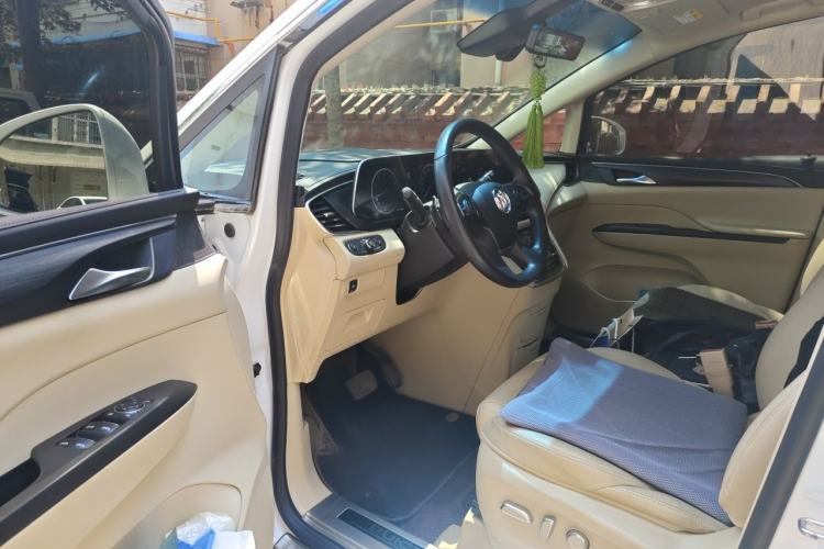 Used Buick GL8 2022 ES Land Cruiser 653T Luxury Model Driver Seat