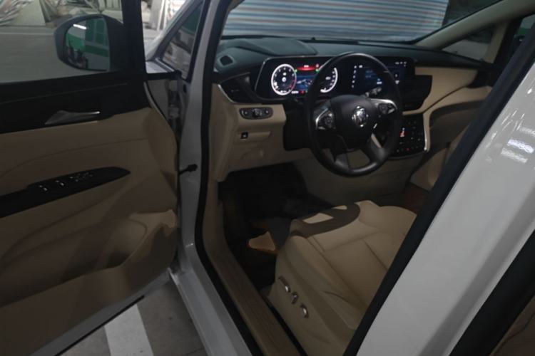 Used Buick GL8 2022 ES Landtrek 653T Luxury Edition Driver Seat