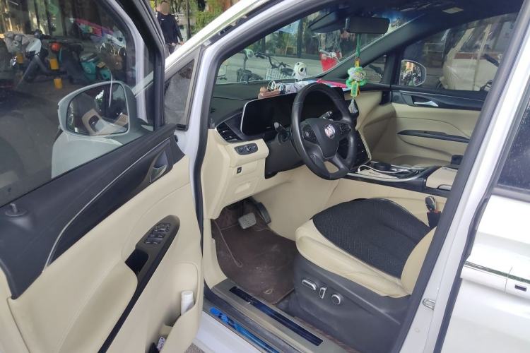 Used Buick GL8 2022 ES Landtrek 653T Flagship Model Driver Seat