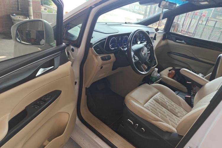 Used Buick GL8 2022 ES Land Cruiser 653T Luxury Model Driver Seat