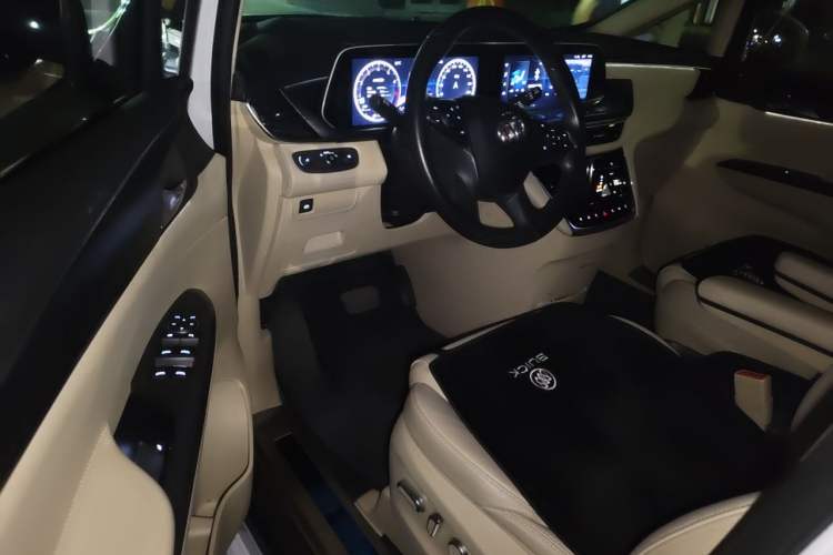 Used Buick GL8 2022 ES Land Cruiser 653T Luxury Model Driver Seat