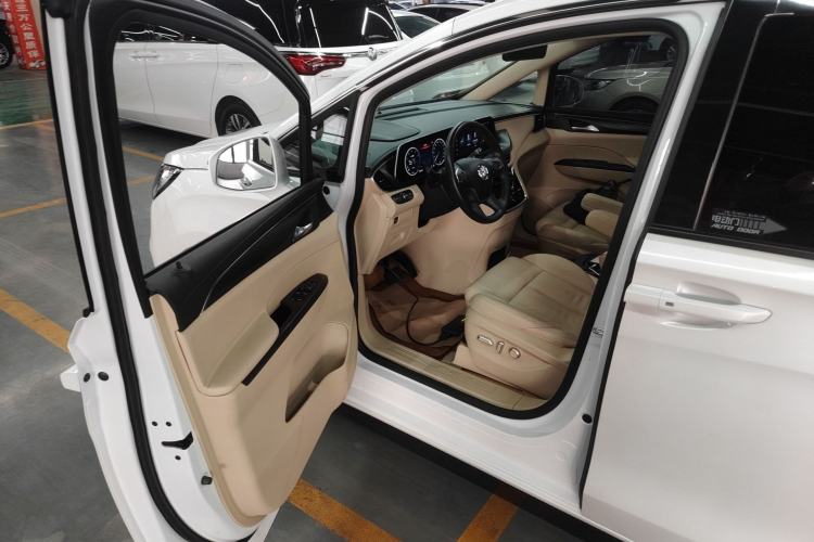 Used Buick GL8 2022 ES Landtrek 653T Luxury Edition Driver Seat