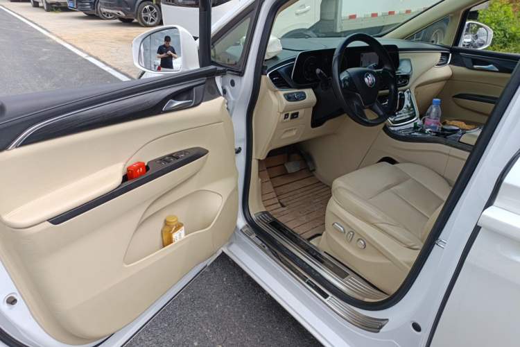 Used Buick GL8 2022 ES Land Cruiser 653T Smart Luxury Model Driver Seat