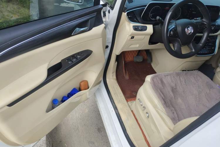 Used Buick GL8 2022 ES Landtrek 653T Luxury Edition Driver Seat