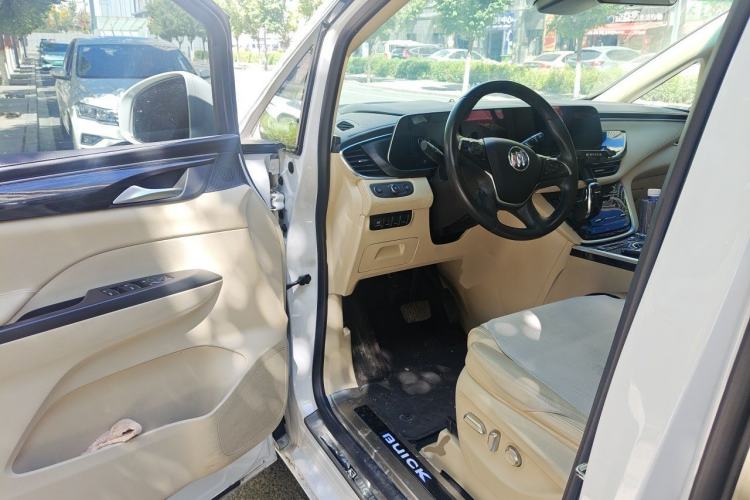 Used Buick GL8 2022 ES Landtrek 653T Luxury Edition Driver Seat