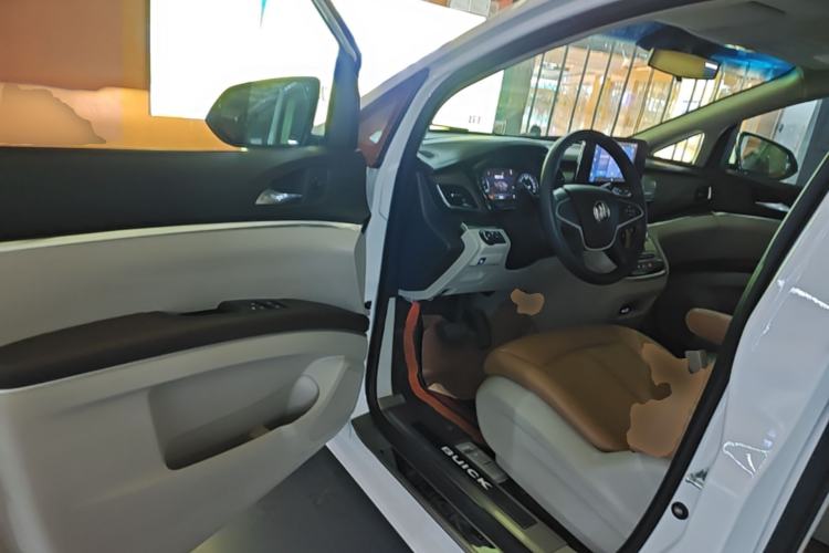 Used Buick GL8 2022 Land Cruiser Executive Class 652T Comfort Model Driver Seat