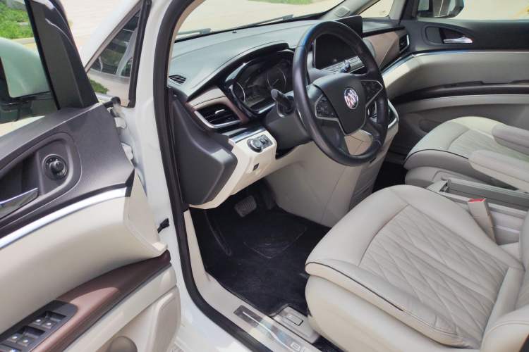 Used Buick GL8 2022 Land Executive Class 652T Prestige Model Driver Seat