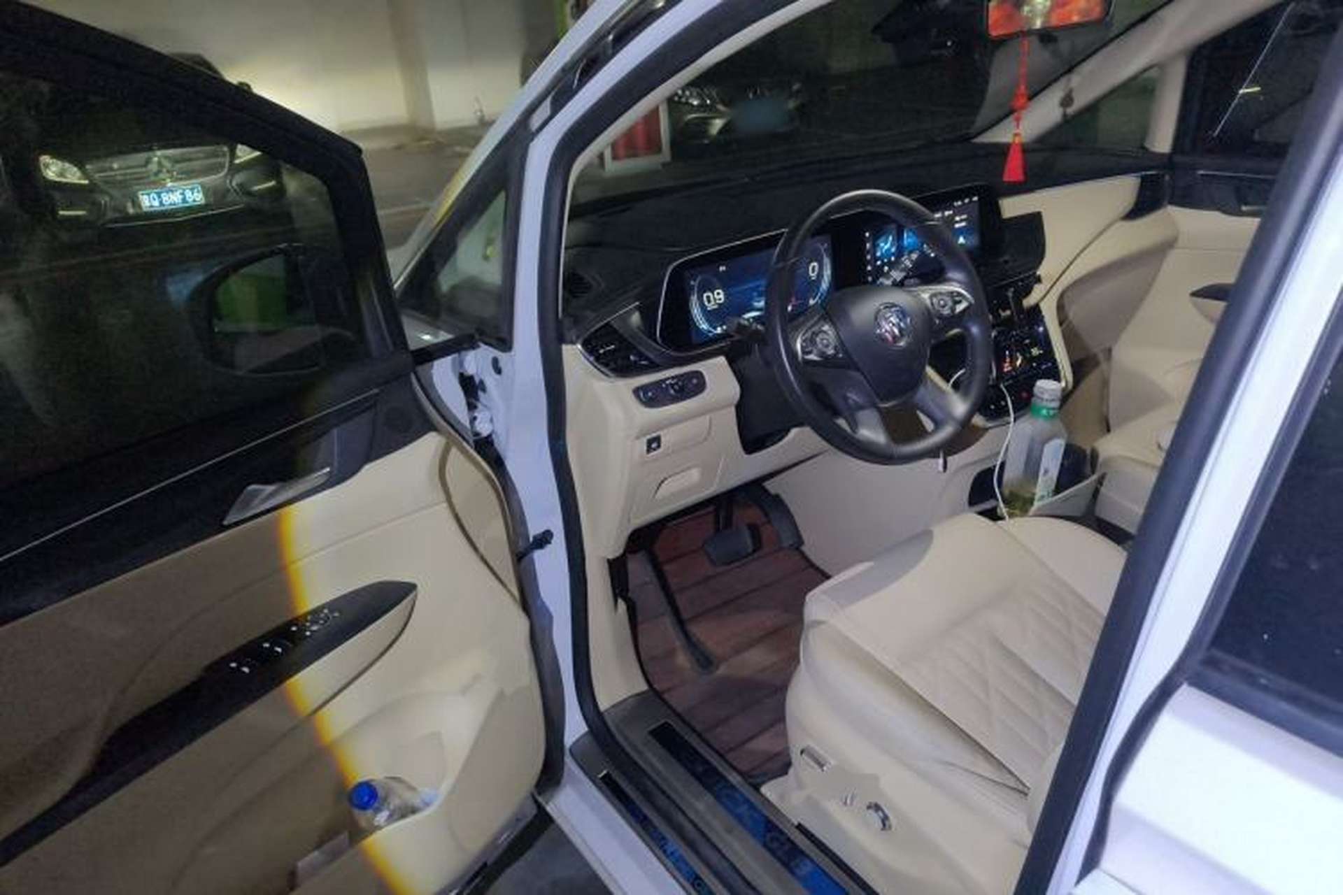 Used Buick GL8 2022 ES Land Cruiser 653T Luxury Model Driver Seat