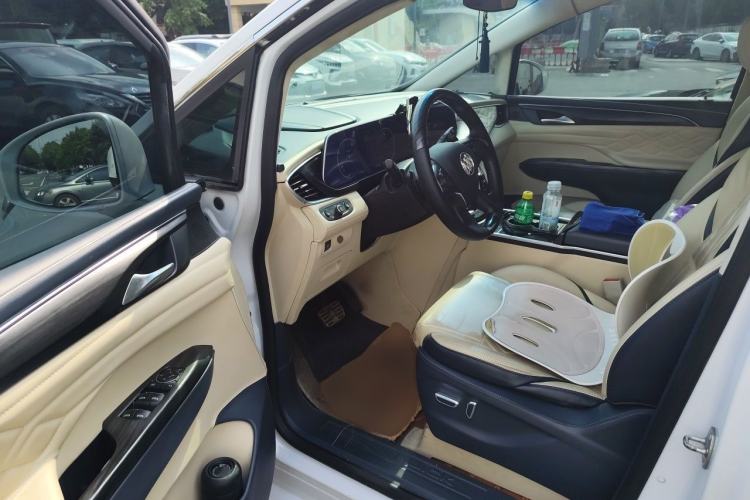 Used Buick GL8 2022 ES Landtrek 653T Comfort Edition Driver Seat